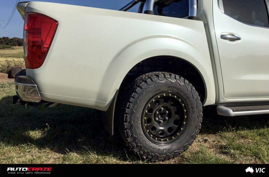NISSAN NAVARA D LOCKER BLACK